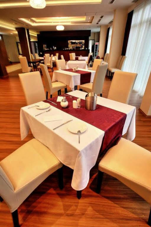 Hotel Aurora Miskolc Dış mekan fotoğraf